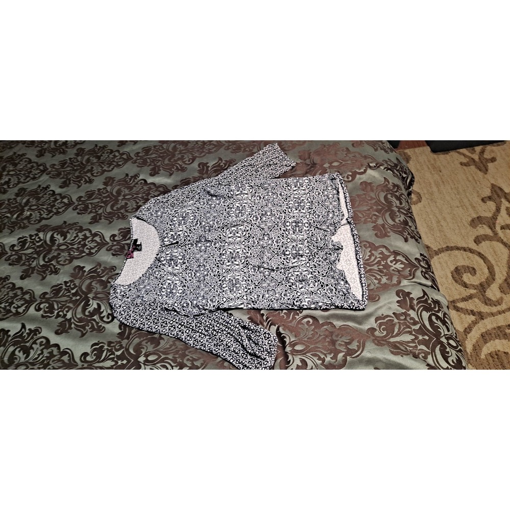 Blue & White Blouse By Peck & Peck‎ Size Medium